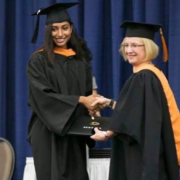 Meet your Posher, Bethany - Picture 2 of 2